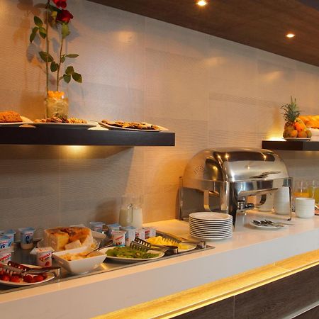 Hotel Los Espanoles Plus سانتياغو المطعم الصورة