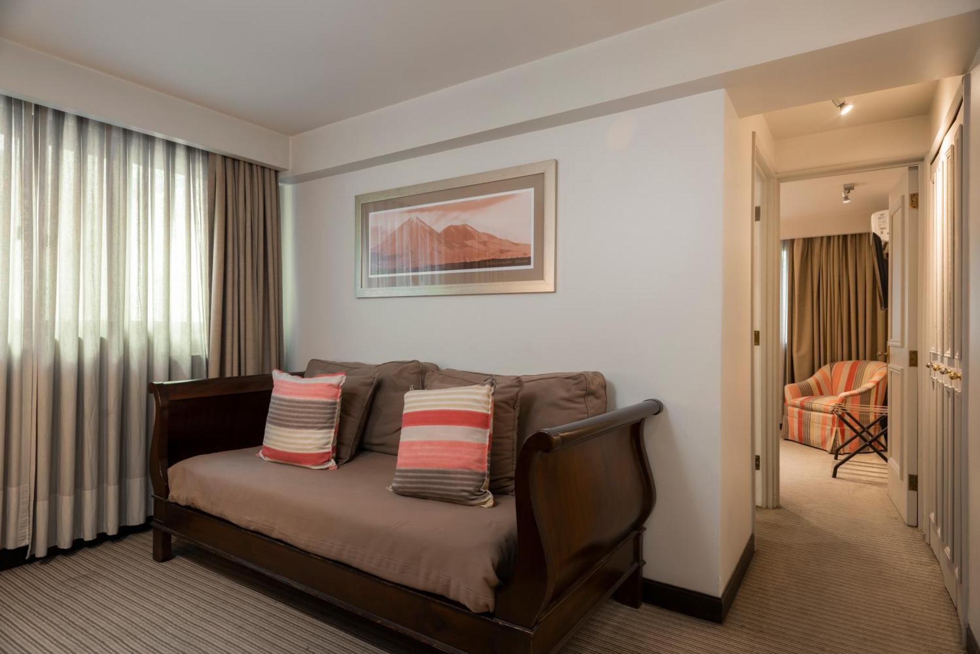 Hotel Los Espanoles Plus سانتياغو المظهر الخارجي الصورة